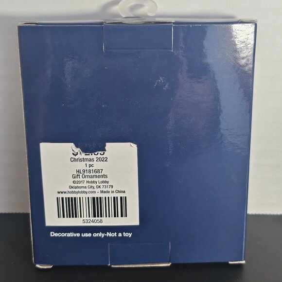 Regent Square Ornament 2022 Guitar With European Crystals NEW - Picture 2 of 7